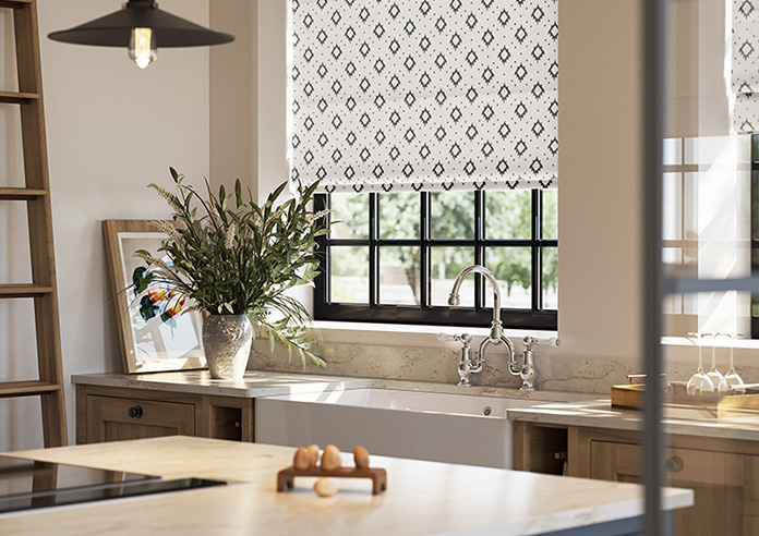 Huaraz Velvet, Black - Roman Blind - Image 5